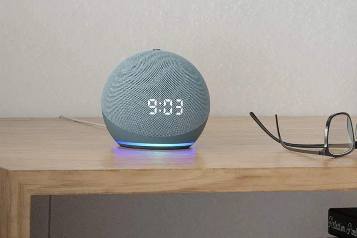 Amazon планирует обновить голосового помощника Alexa, добавив в него генерати | Новости  / BWeek News
