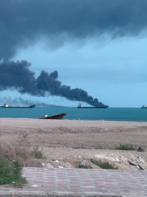 ВМС США атаковали три иранских судна, предположительно нефтяных танкера, в Пе | Тревожные новости