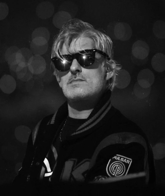 Умер автор трека Nightcall из фильма «Драйв». Французскому музыканту Kavinsky | Тревожные новости
