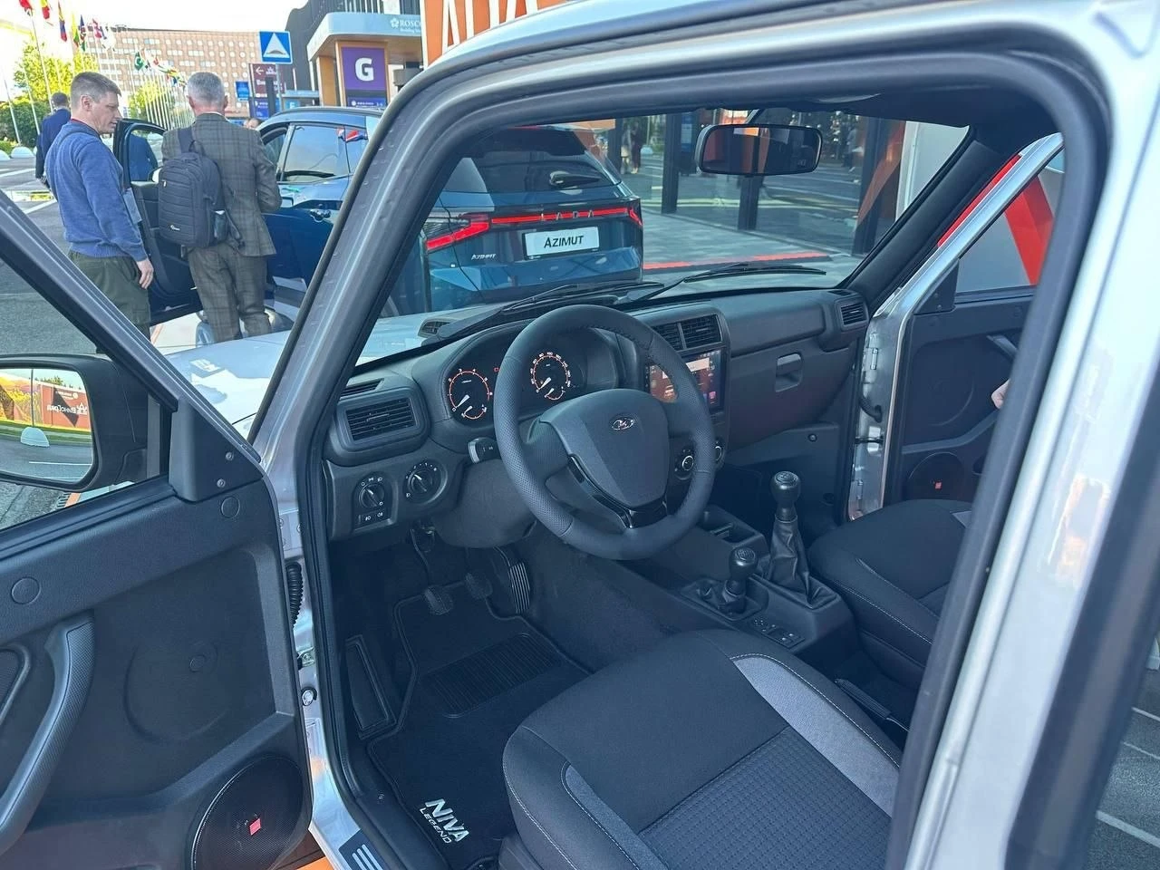 На ПМЭФ представили обновлённую Lada Niva Legend. Внедорожник получил руль с | Все про автомобили
