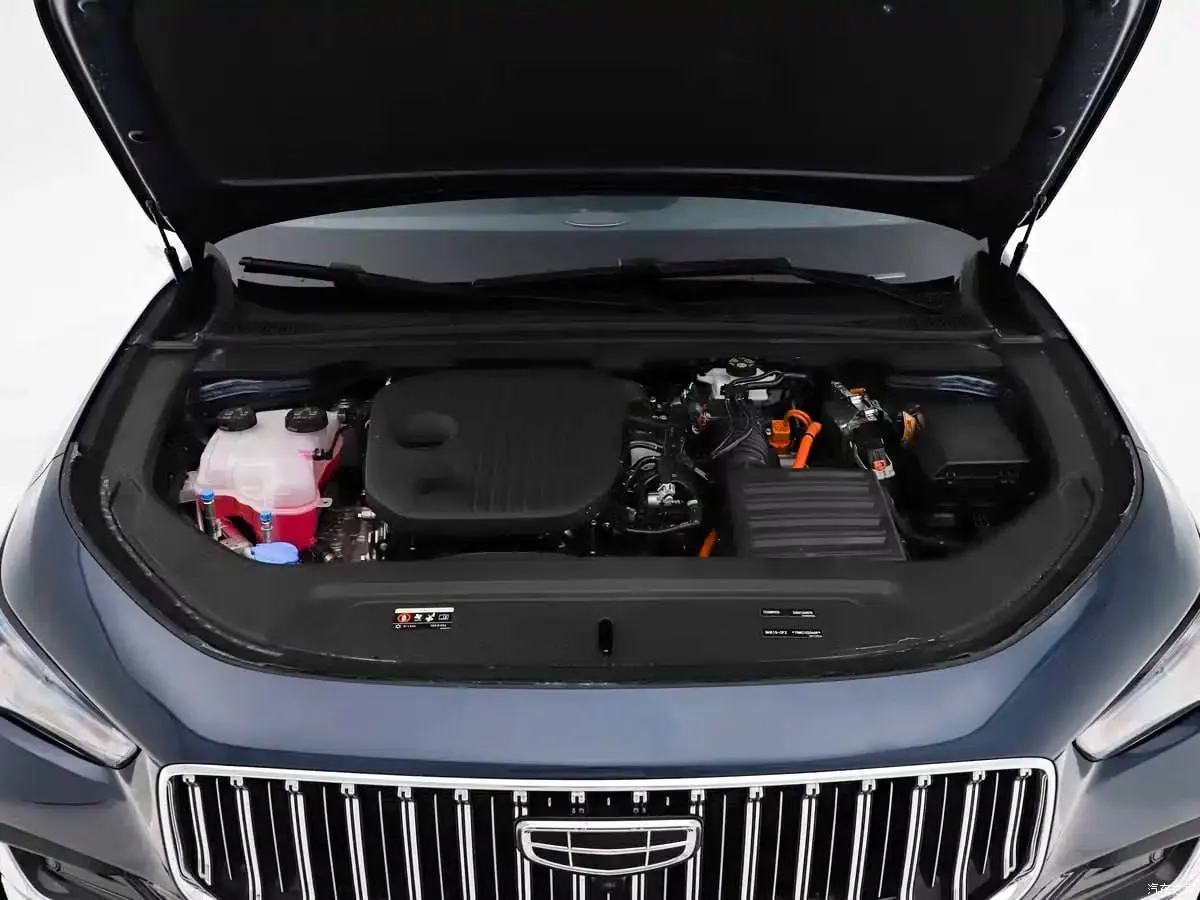 Geely выкатили аналог Camry за 1,8 млн рублей — гибридный Preface L Plus, сед | Все про автомобили