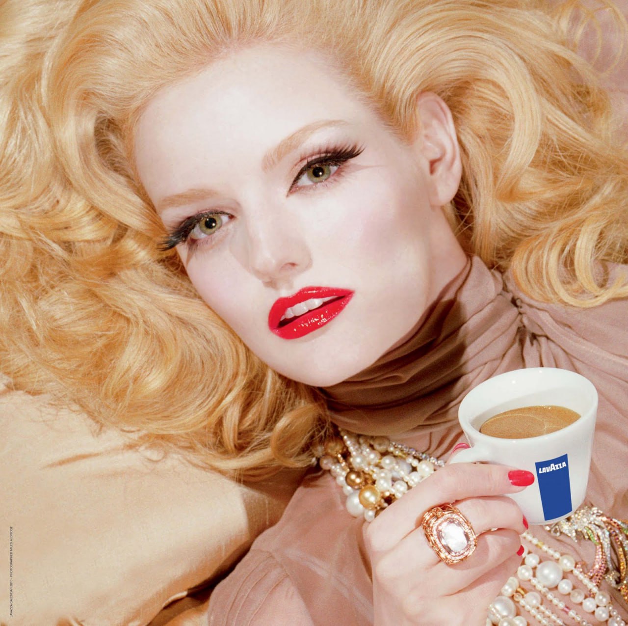 Реклама итальянской марки кофе Lavazza, 2000-е | История без цензуры