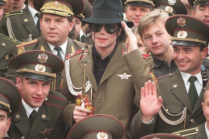 Майкл Джексон во время своего концертного тура "HIStory" | История без цензуры