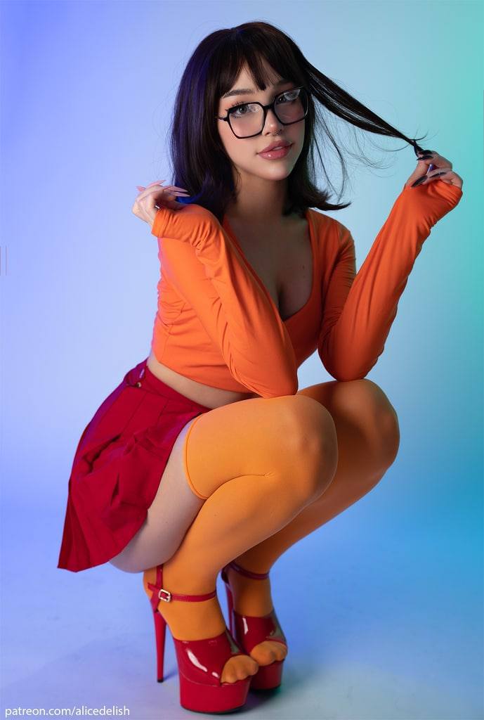 Alice Delish в роли Велмы Скуби-Ду | Косплей девушки