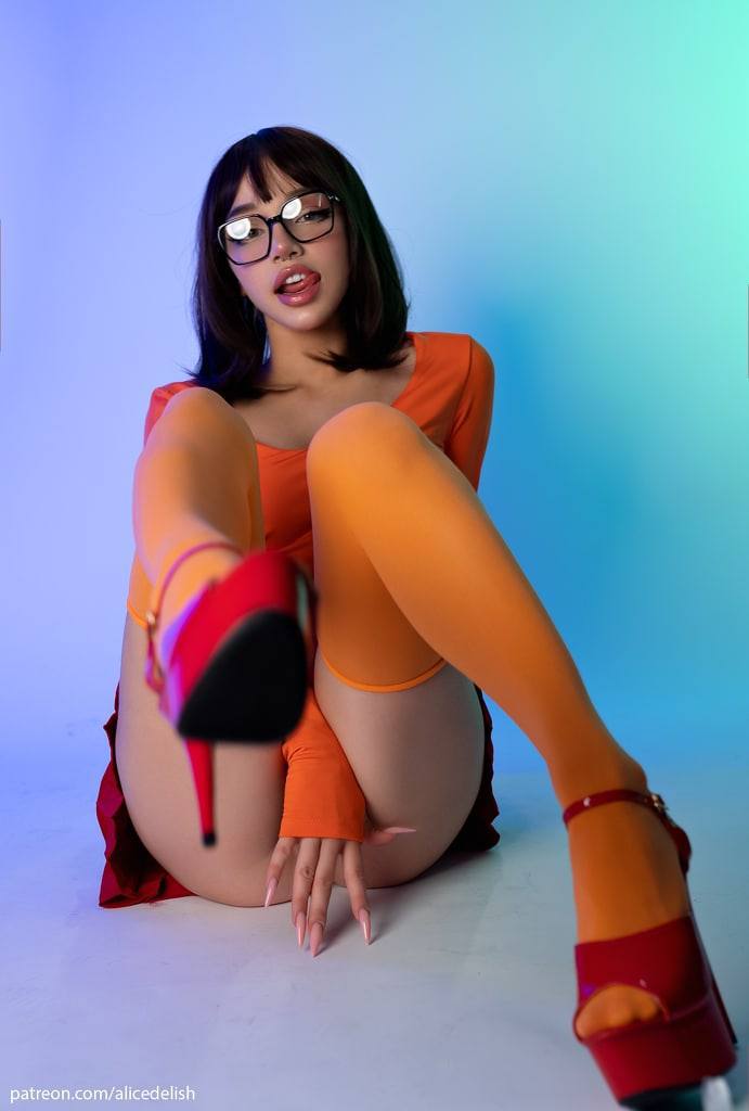 Alice Delish в роли Велмы Скуби-Ду | Косплей девушки
