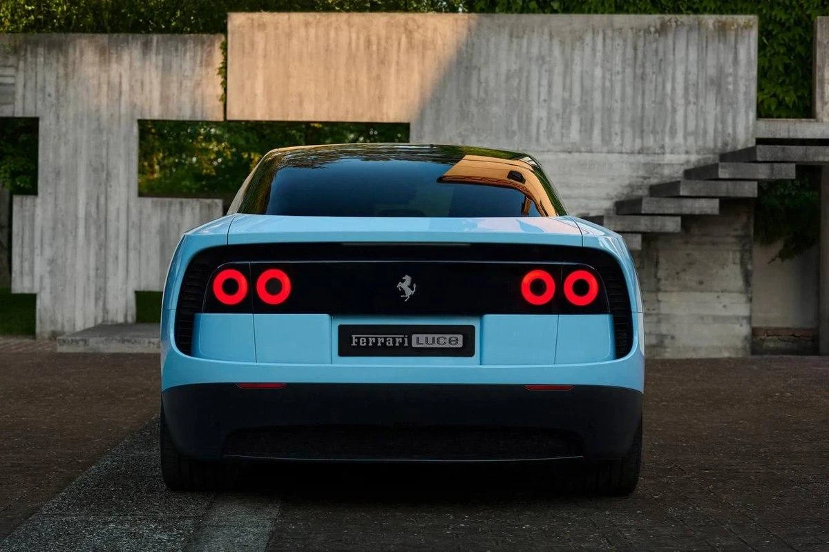 Акции Ferrari упали на 8% после презентации первой полностью электрической мо | Мир инвестиций