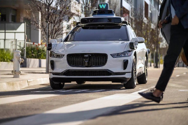 Сервис беспилотных такси Waymo завершает раунд инвестиций на $16 млрд, большу | Бизнес наизнанку