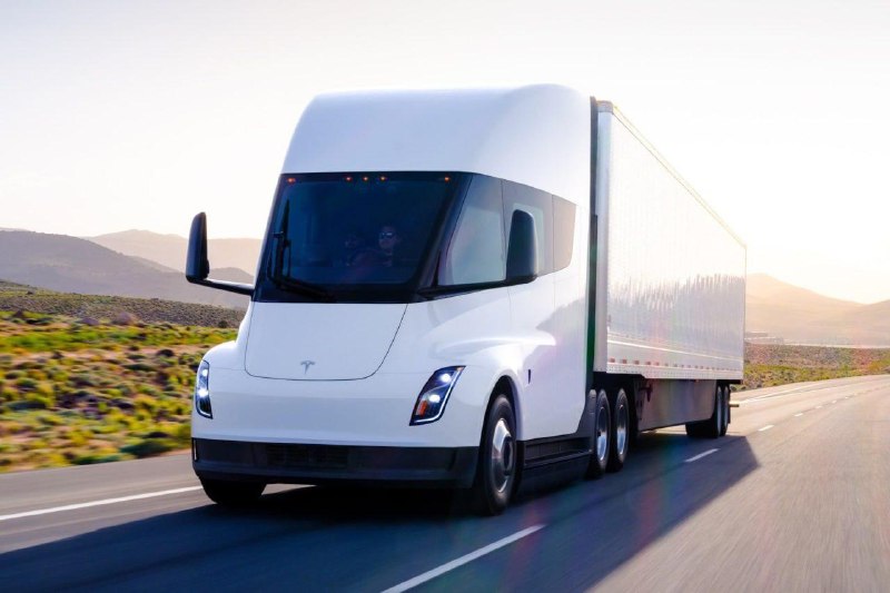 Маск анонсировал начало крупносерийного производства грузовиков Tesla Semi в | Бизнес наизнанку