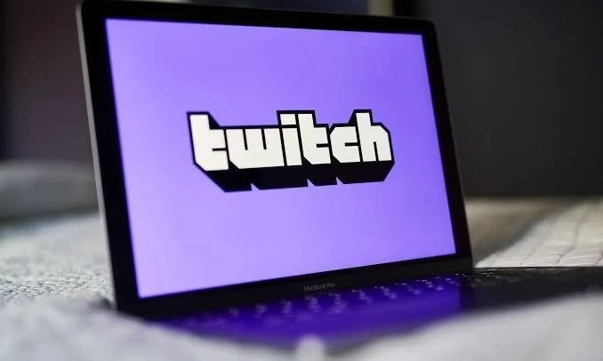Против Twitch и Amazon подали коллективный иск в США из-за обучения ИИ на зап | Бизнес наизнанку