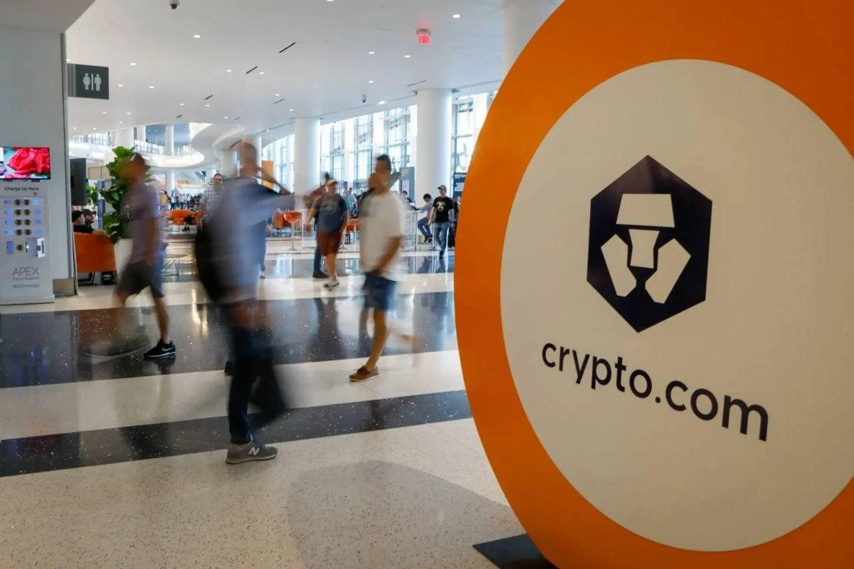 Криптобиржа Crypto com сократит 12% сотрудников, которые «не смогли адаптиров | КриптоКурс