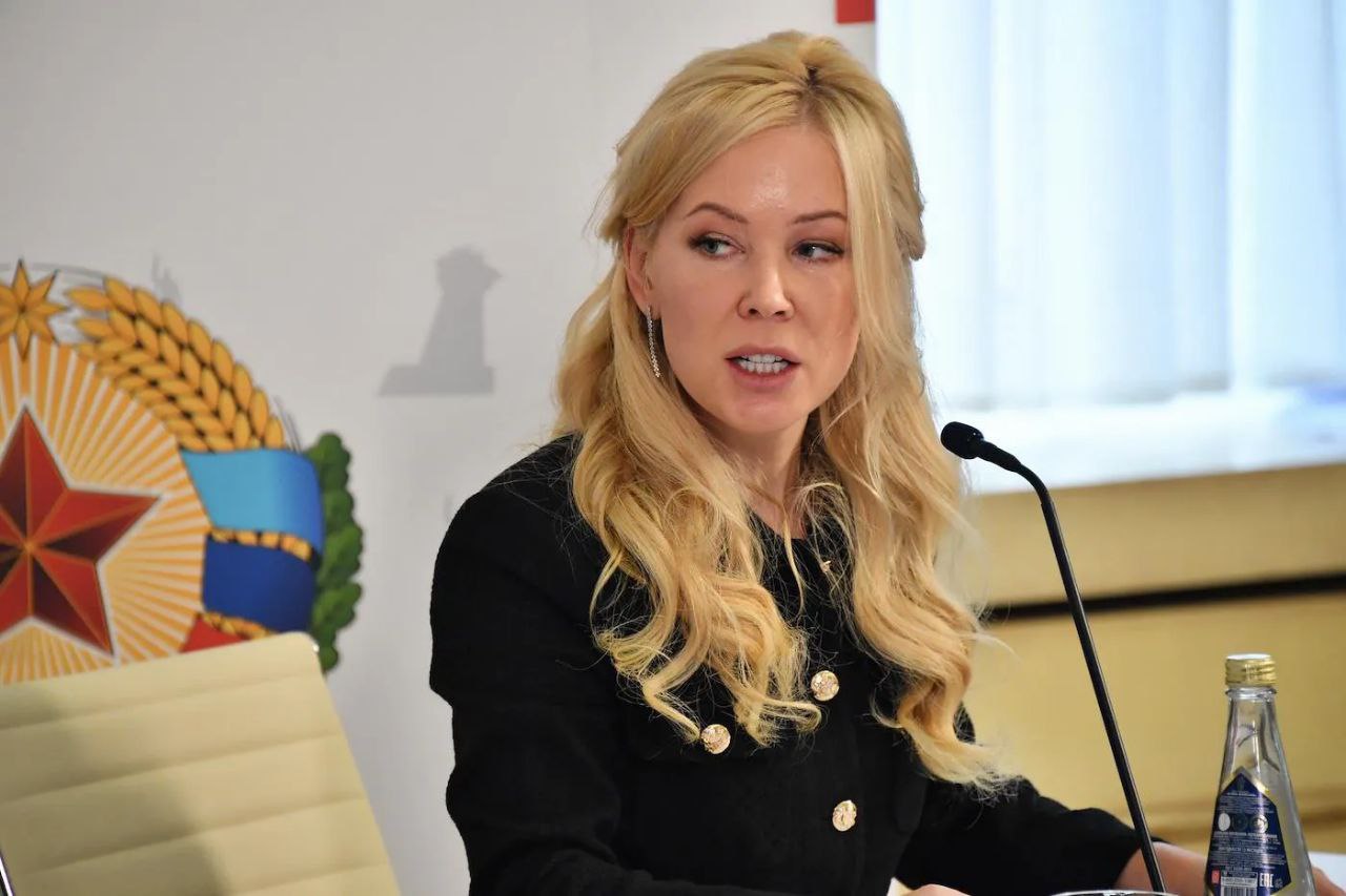Екатерина Мизулина высказалась по поводу блокировки IOS и Android | Новости  / BWeek News