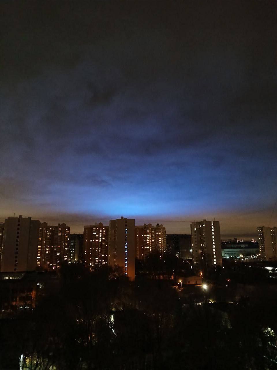 Прямо сейчас в небе над Москвой и Московской областью можно увидеть северное | Новости  / BWeek News