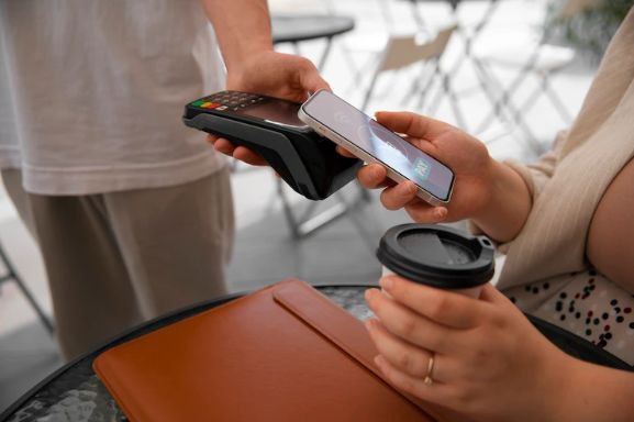 Бесконтактная оплата вернётся в Россию | Новости  / BWeek News