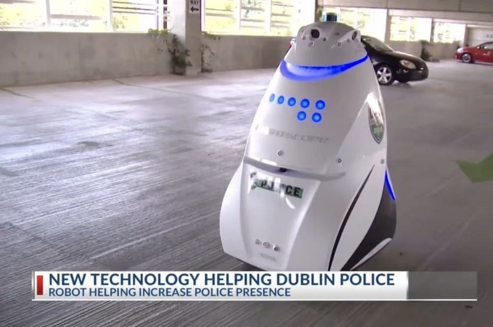 В США уволили робота-полицейского DubBot после года работы без арестов и штра | Новости  / BWeek News