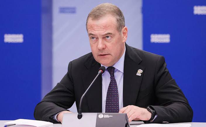 СВО продолжается и будет доведена до конца, заявил Медведев | Про Политику