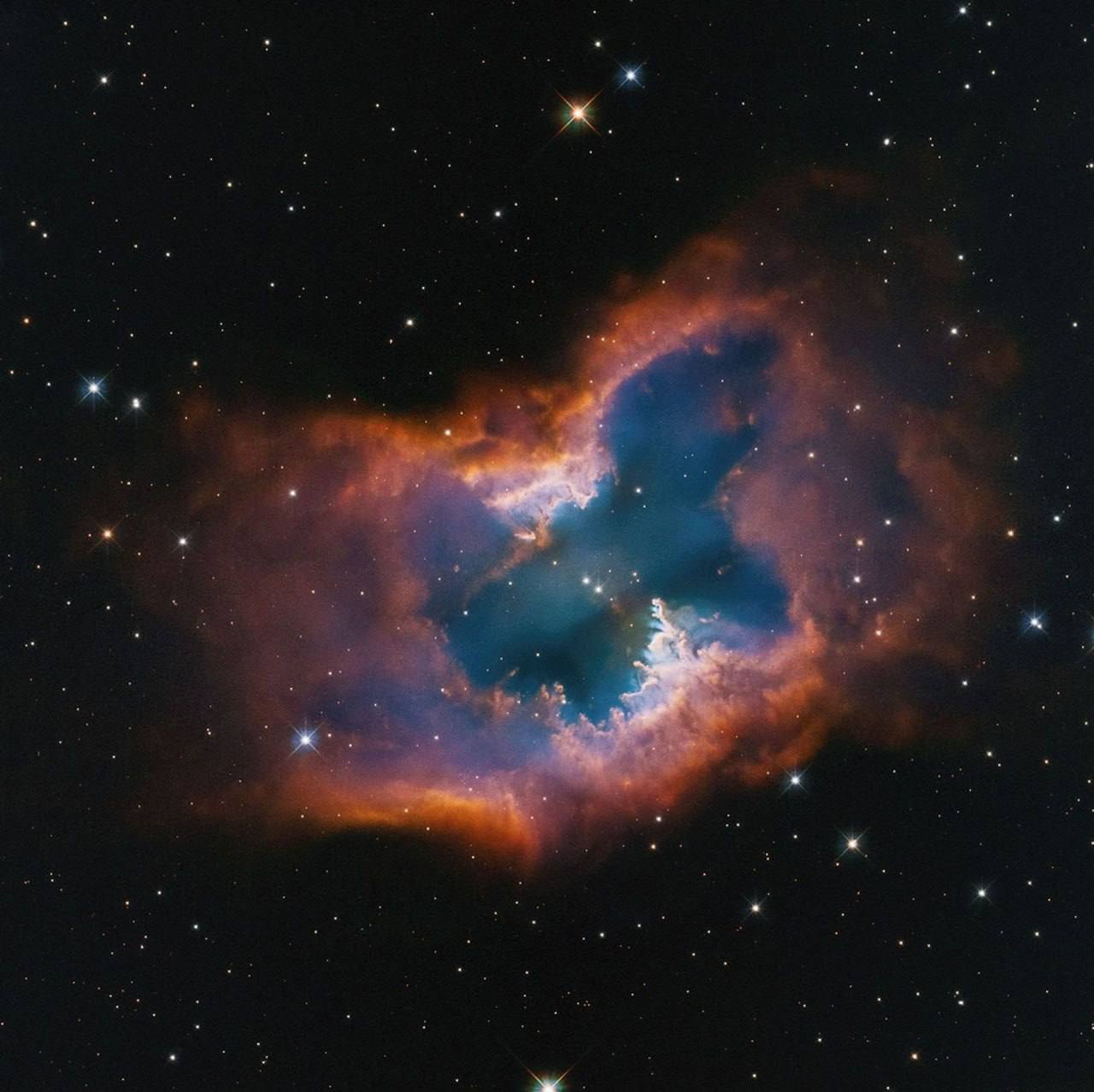 NASA показали новые снимки с телескопа «Хаббл» в честь 35-й годовщины его зап | Про космос