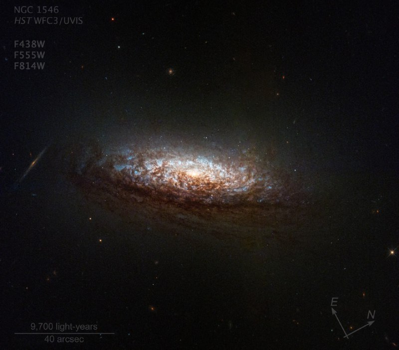 🛰️ Телескоп Хаббл сделал новый снимок галактики NGC 1546 после ремонта гироск | Про космос