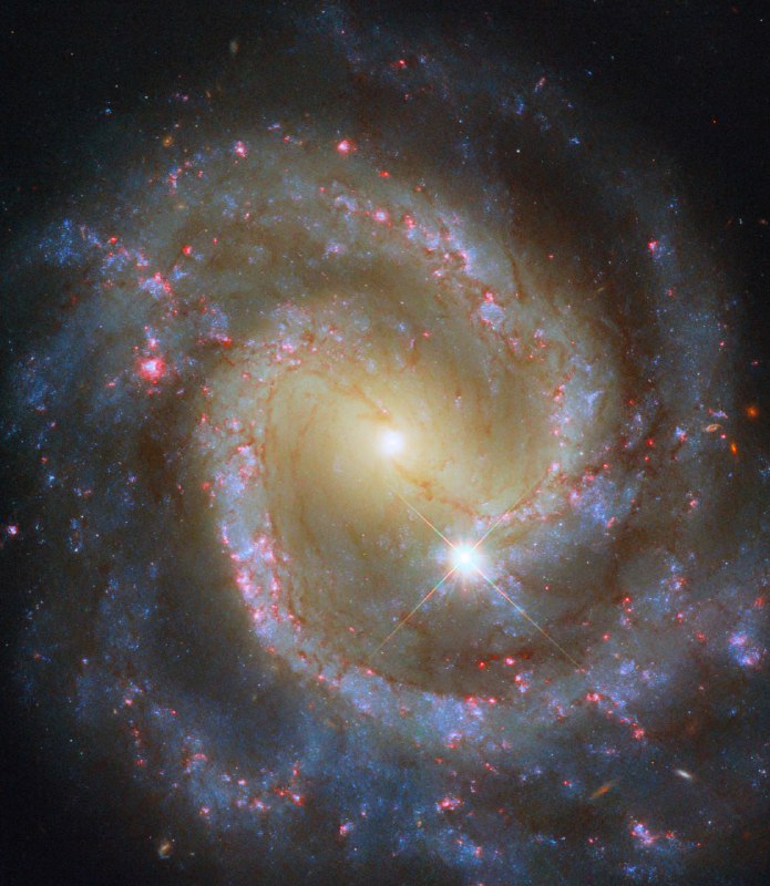 Спиральная галактика NGC 3507 стала снимком недели от телескопа «Хаббл». ✨ Он | Про космос