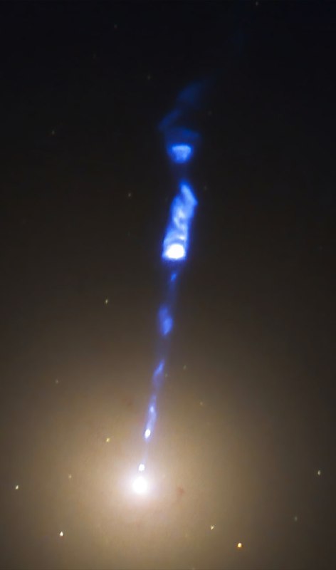 Сверхгигантская эллиптическая галактика M87 находится в созвездии Девы на рас | Про космос