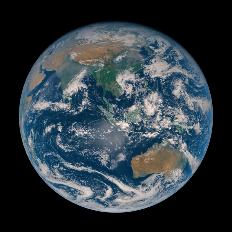 Земля на фото, полученном китайским спутником Fengyun-4B 1 декабря. 🌍 | Про космос