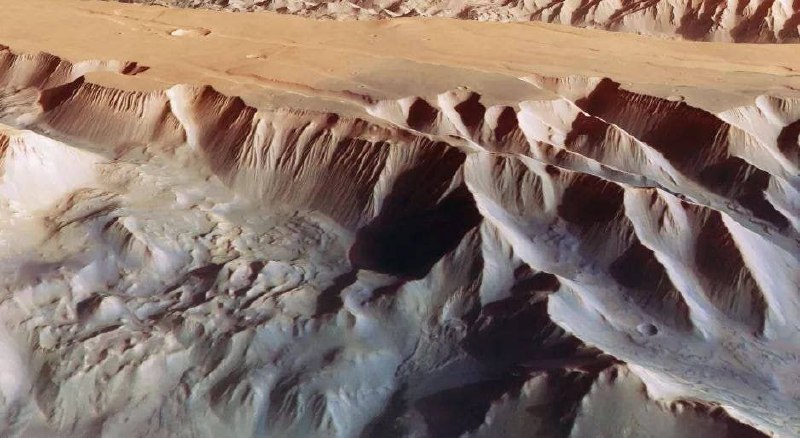 🔭 В 1971–1972 годах космическая станция Mariner 9, изучавшая Марс, обнаружила | Про космос