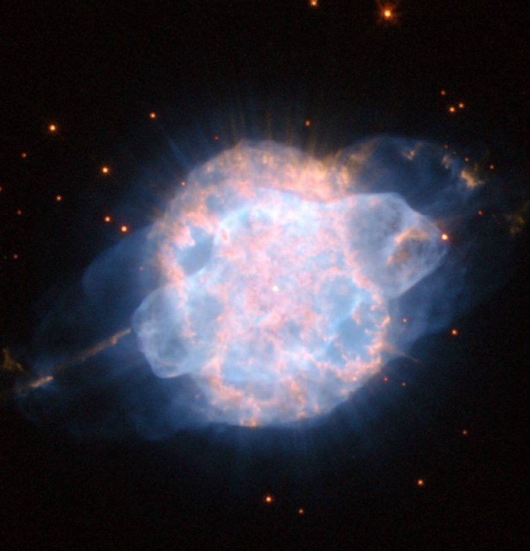 Планетарная туманность NGC 3918 находится на расстоянии около 4900 световых л | Про космос