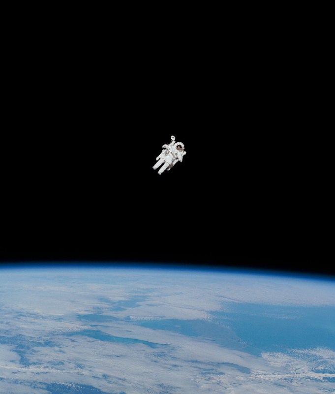 👨‍🚀 В 1984 году астронавт Брюс Маккэндлесс стал первым, кто вышел в открытый | Про космос