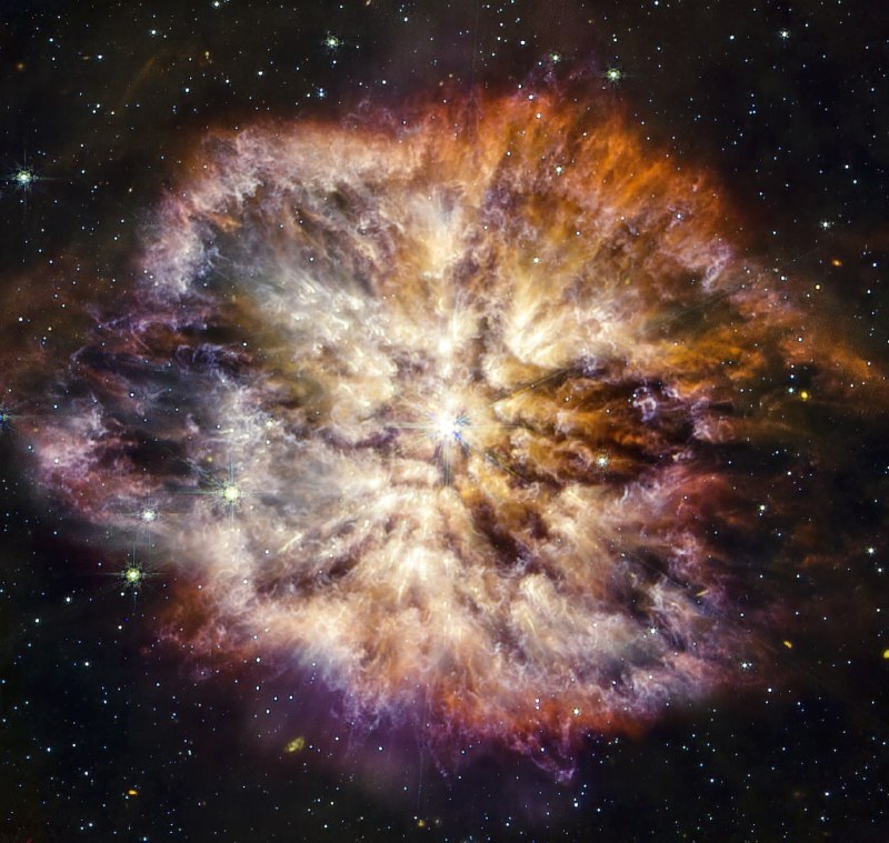 WR 124 — одна из самых интересных и ярких звезд в нашей галактике. 🌟 | Про космос