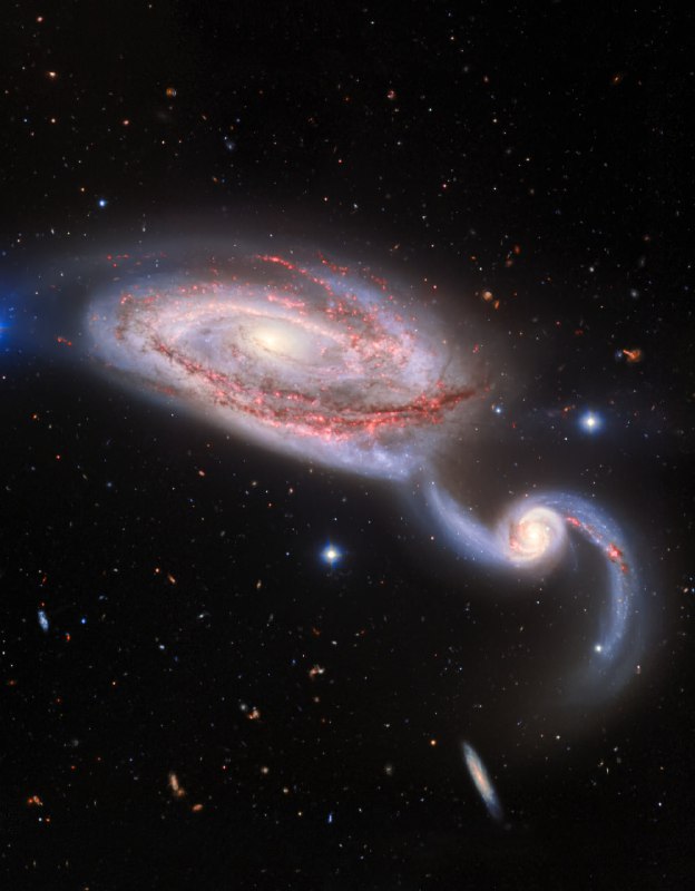 ✨ Поразительный снимок показывает пару галактик NGC 5394 и NGC 5395, располож | Про космос