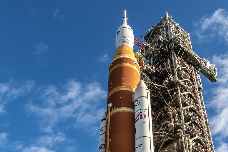 В NASA снова заправили ракету SLS, предназначенную для миссии «Артемида II» | Про космос