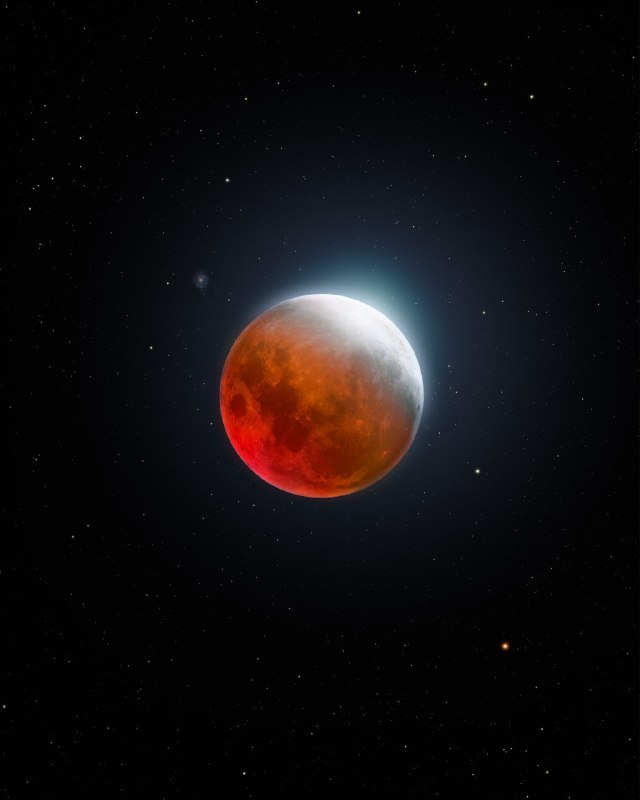 🌕 Наслаждаемся снимками вчерашнего лунного затмения | Про космос